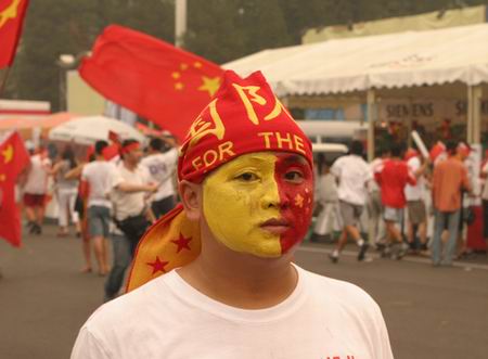 国乒亚洲杯荣耀时刻，六面国旗同框升起，振奋人心！一探究竟背后的故事。