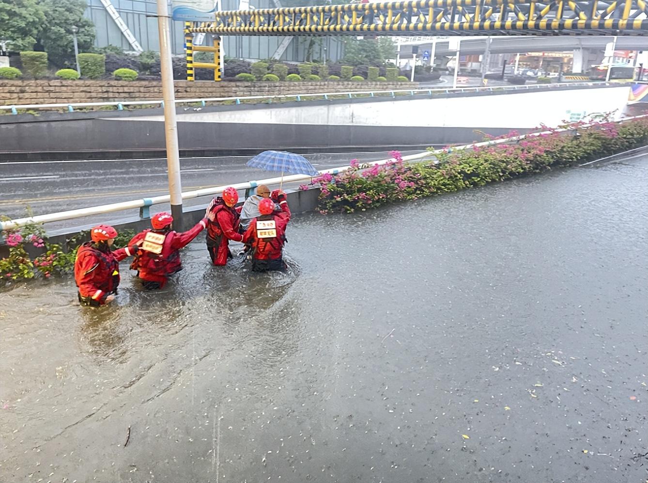 广西局部临大考，8级雷暴大风与冰雹的严峻预警