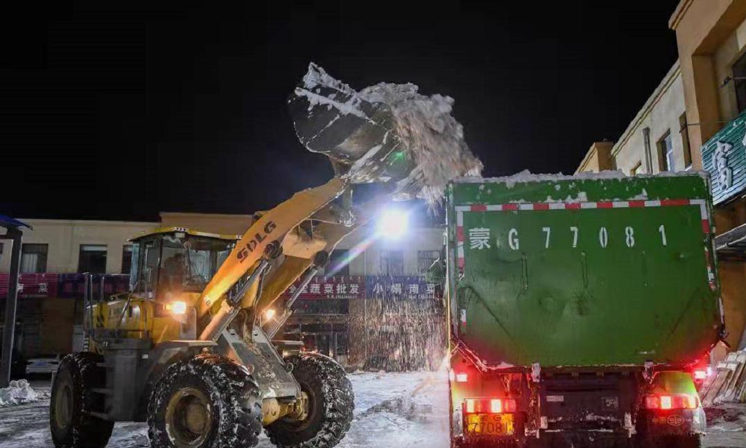 山东多地遭遇罕见暴雪，积雪深度惊人达13厘米——雪灾下的生活与应对挑战！香港视角的深度解读。