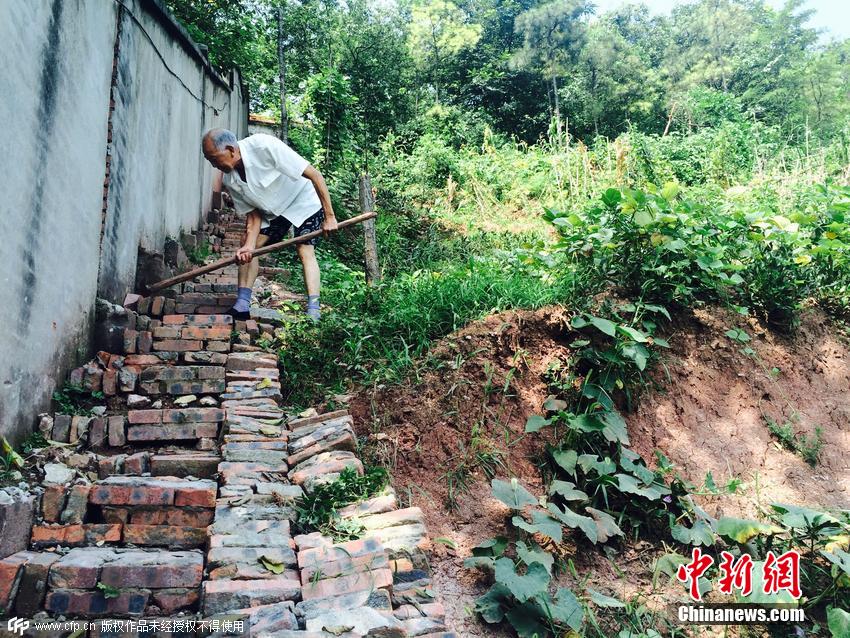 长沙老人自费修百米登山木梯，暖心之举背后的故事